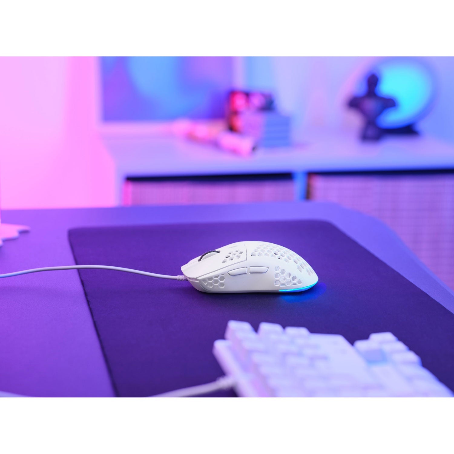 GXT 928W Helox Lightweight Gaming Mouse White