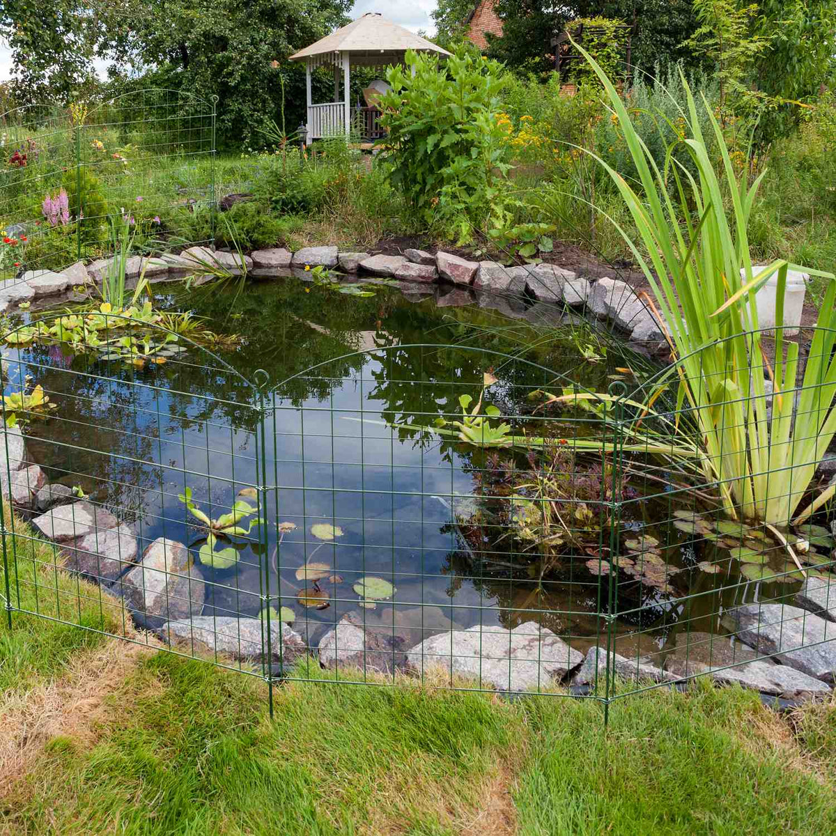 Garden Fence with Arch – Metal Pond Protection Fence