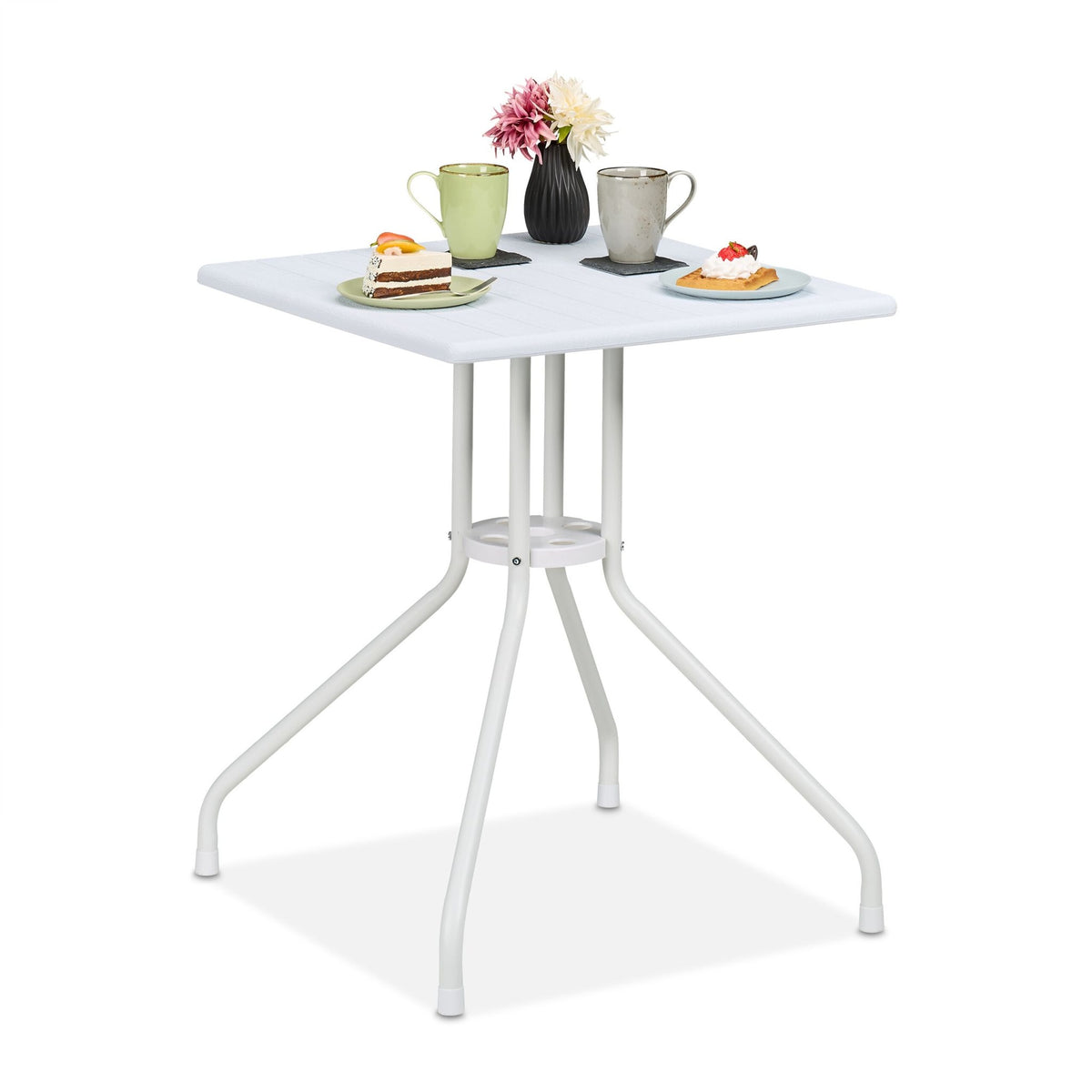 Garden table in white wood look