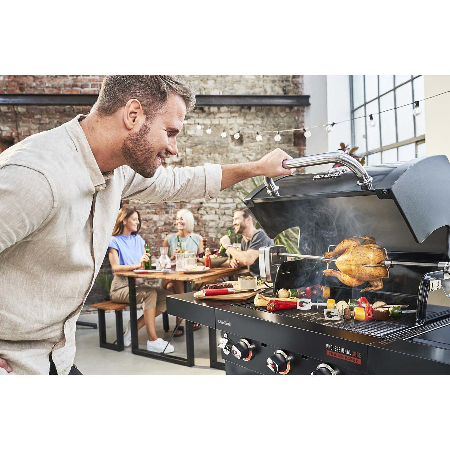 Gas Grill with TRU-Infrared, 3 Burners, Cast Iron Grates