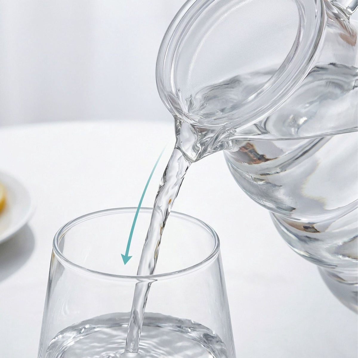 Glass Carafe with Lid and Handle – Easy Pouring