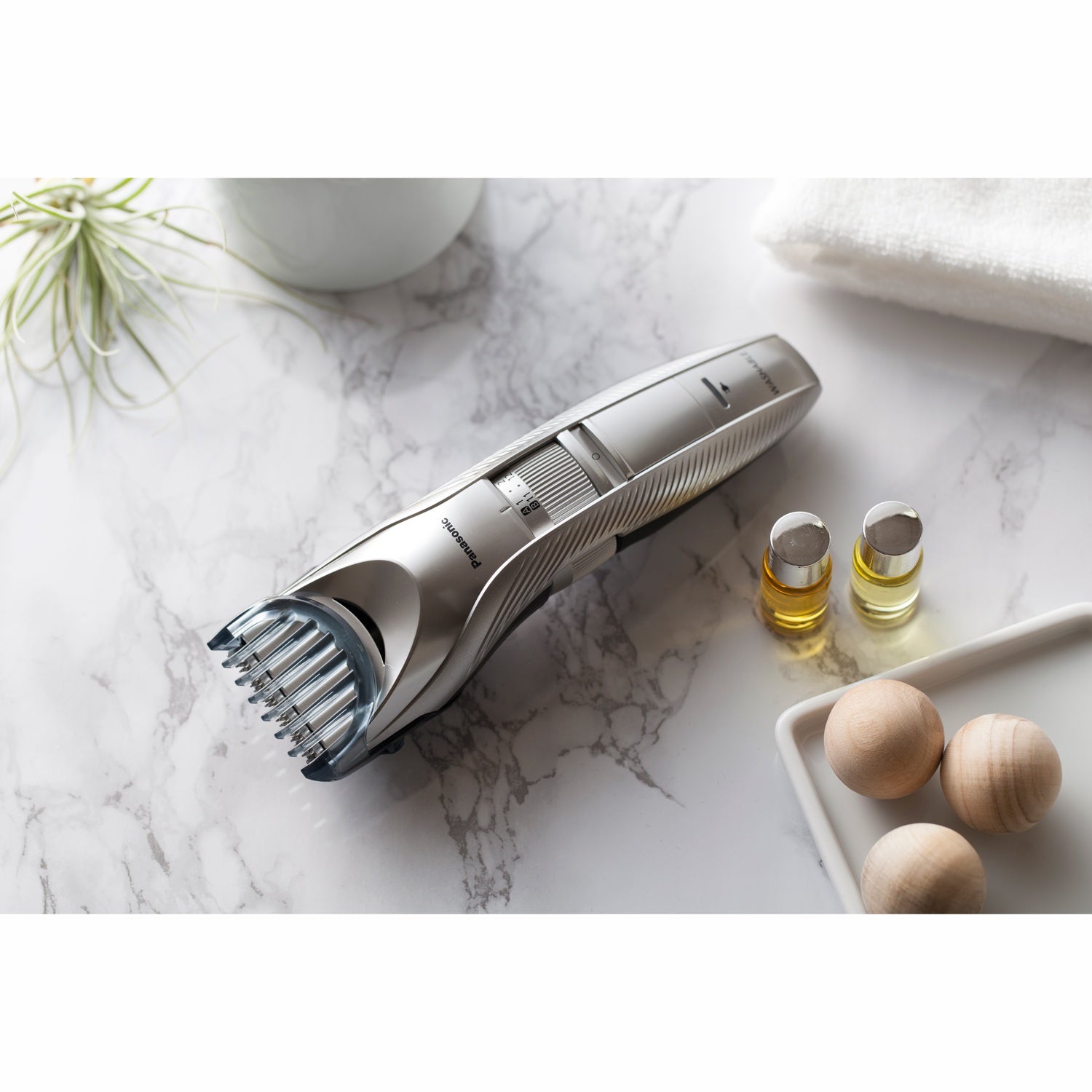 Hair and beard trimmer ER-GC71