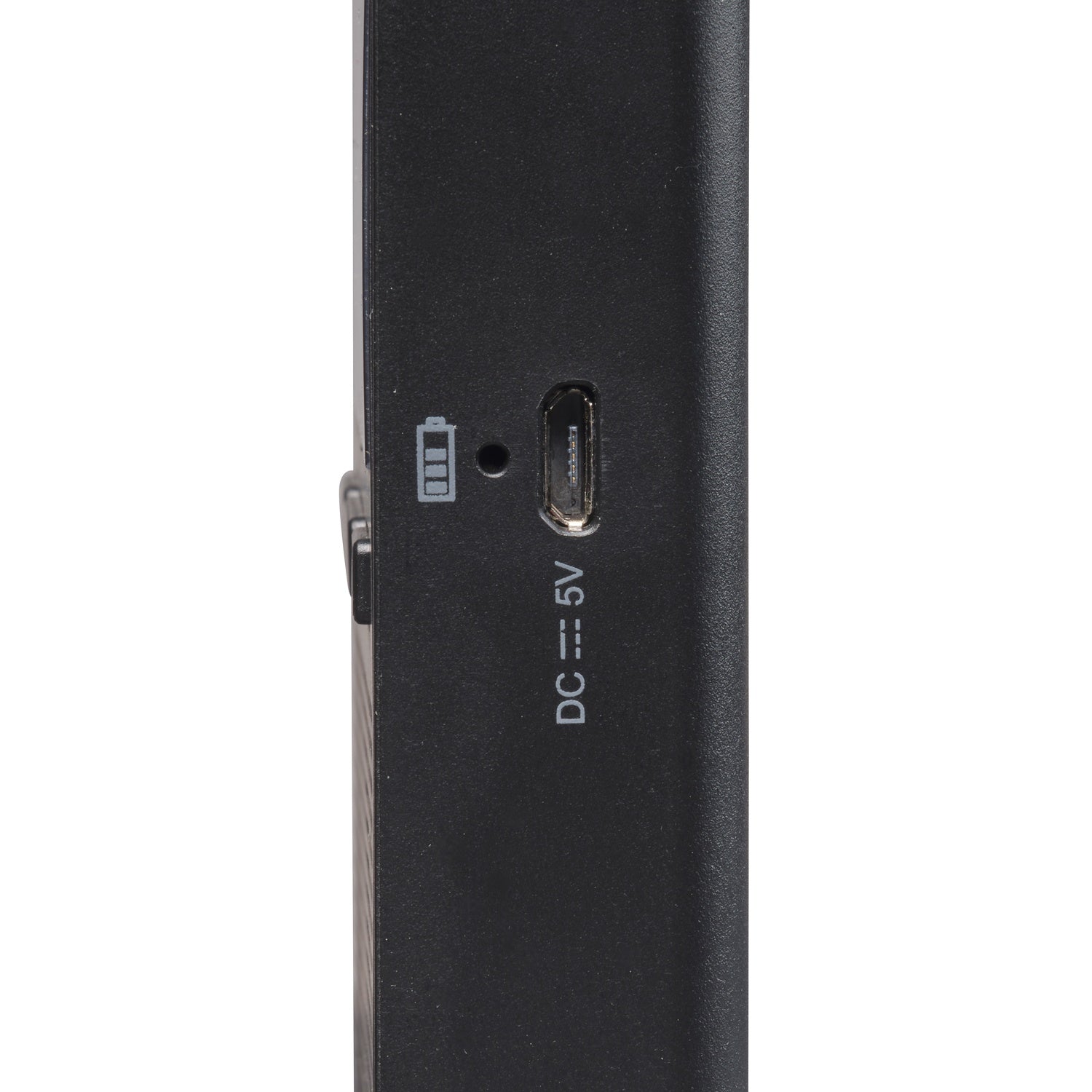 Handheld DAB+/FM radio with built-in speaker