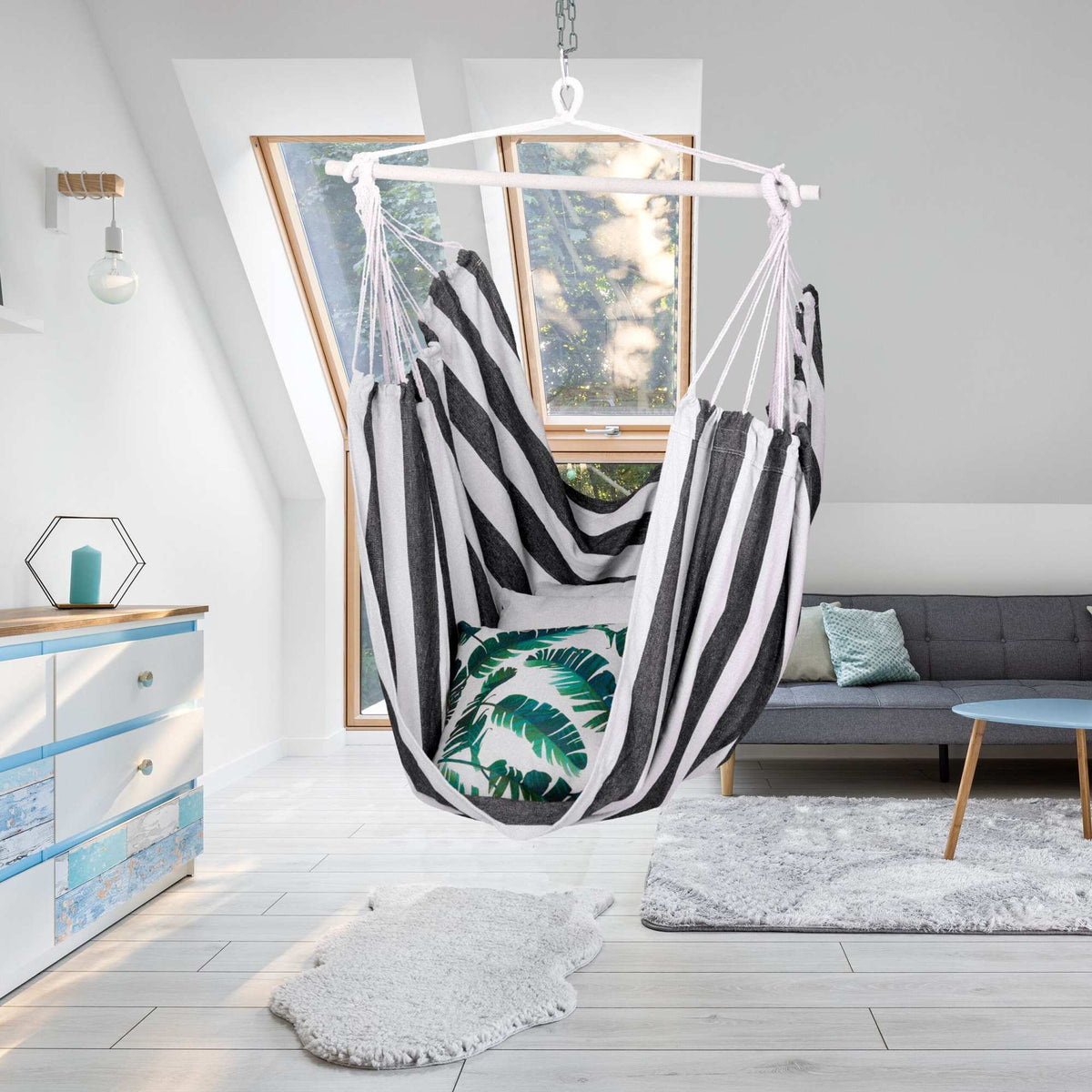 Hanging chair with stripes