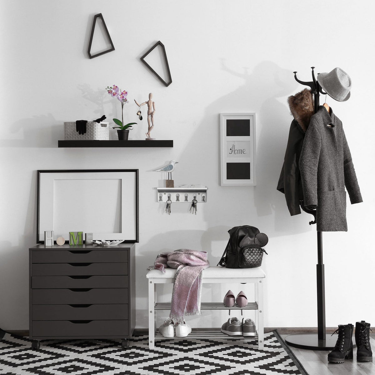 Hook strip with shelf