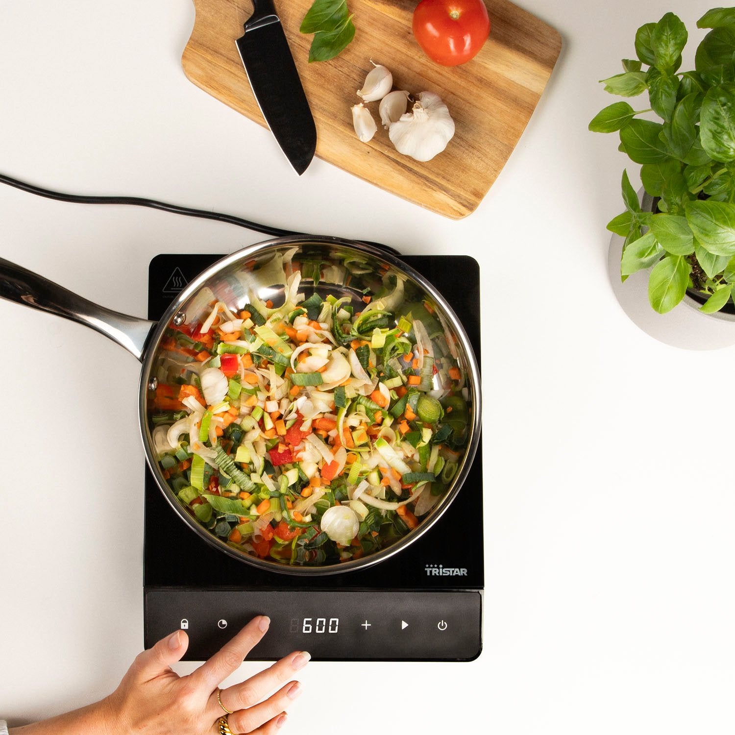 Induction plate IK-6161 2000W LCD Digital 19cm