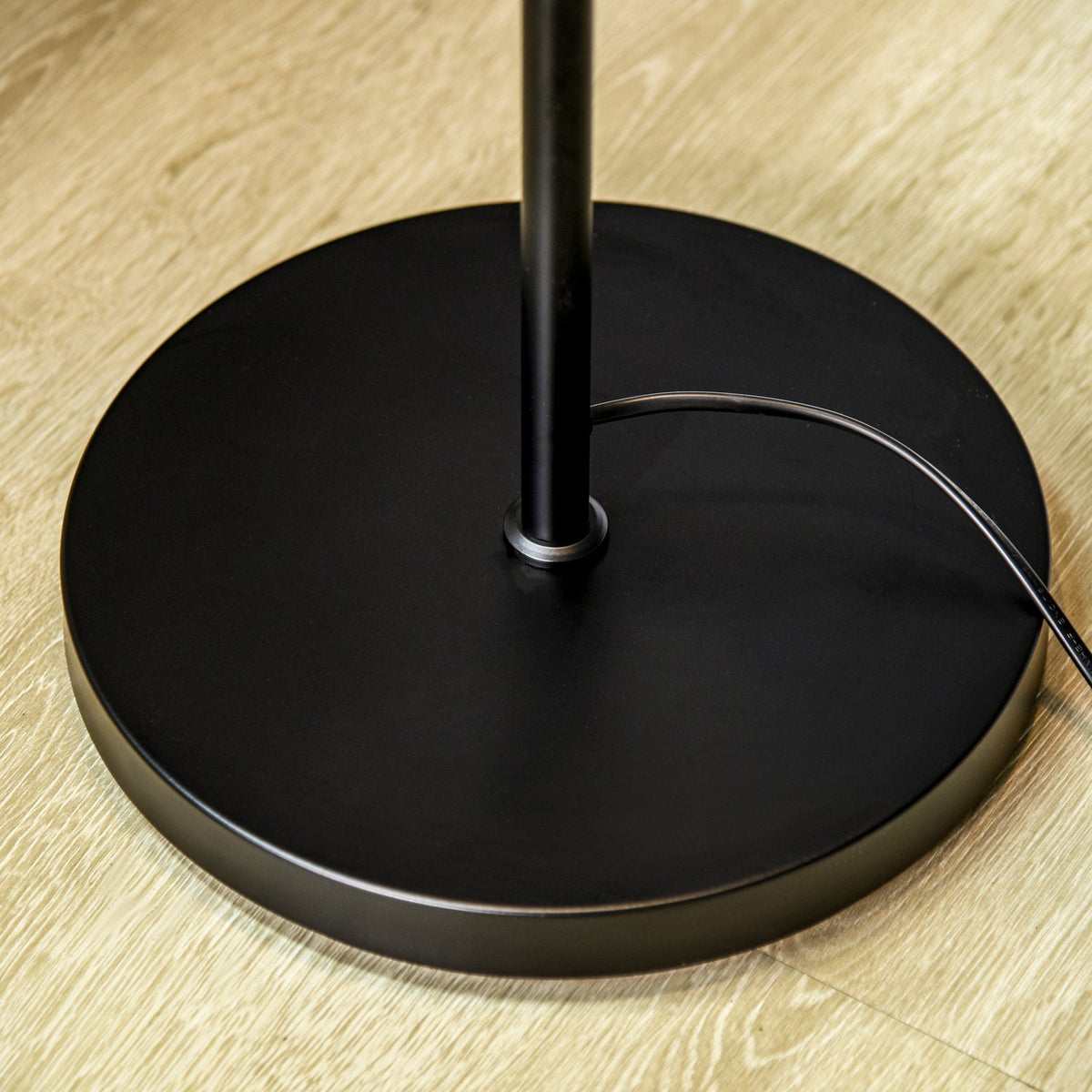 Industrial style floor lamp for the living room with 3 adjustable steel metal lampshades 38 x 28 x 169 cm Black