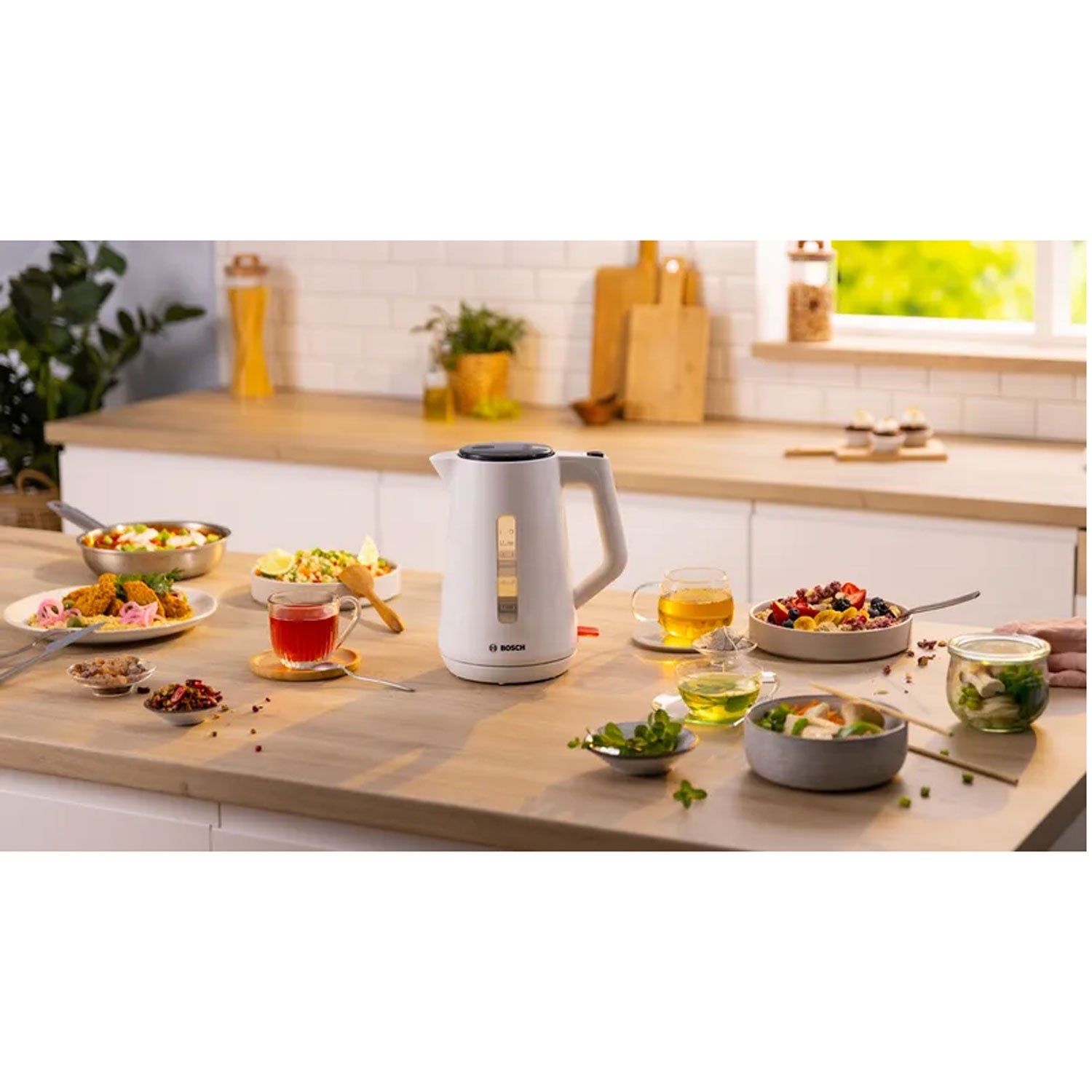 Kettle TWK1M121 1.7l white