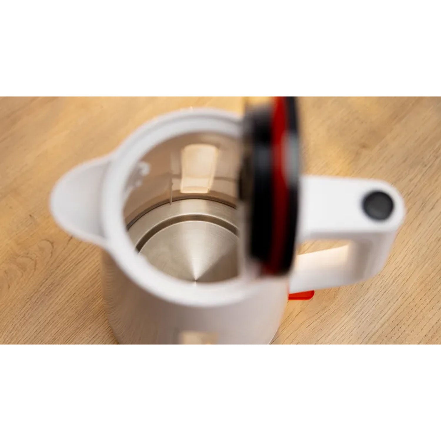 Kettle TWK1M121 1.7l white