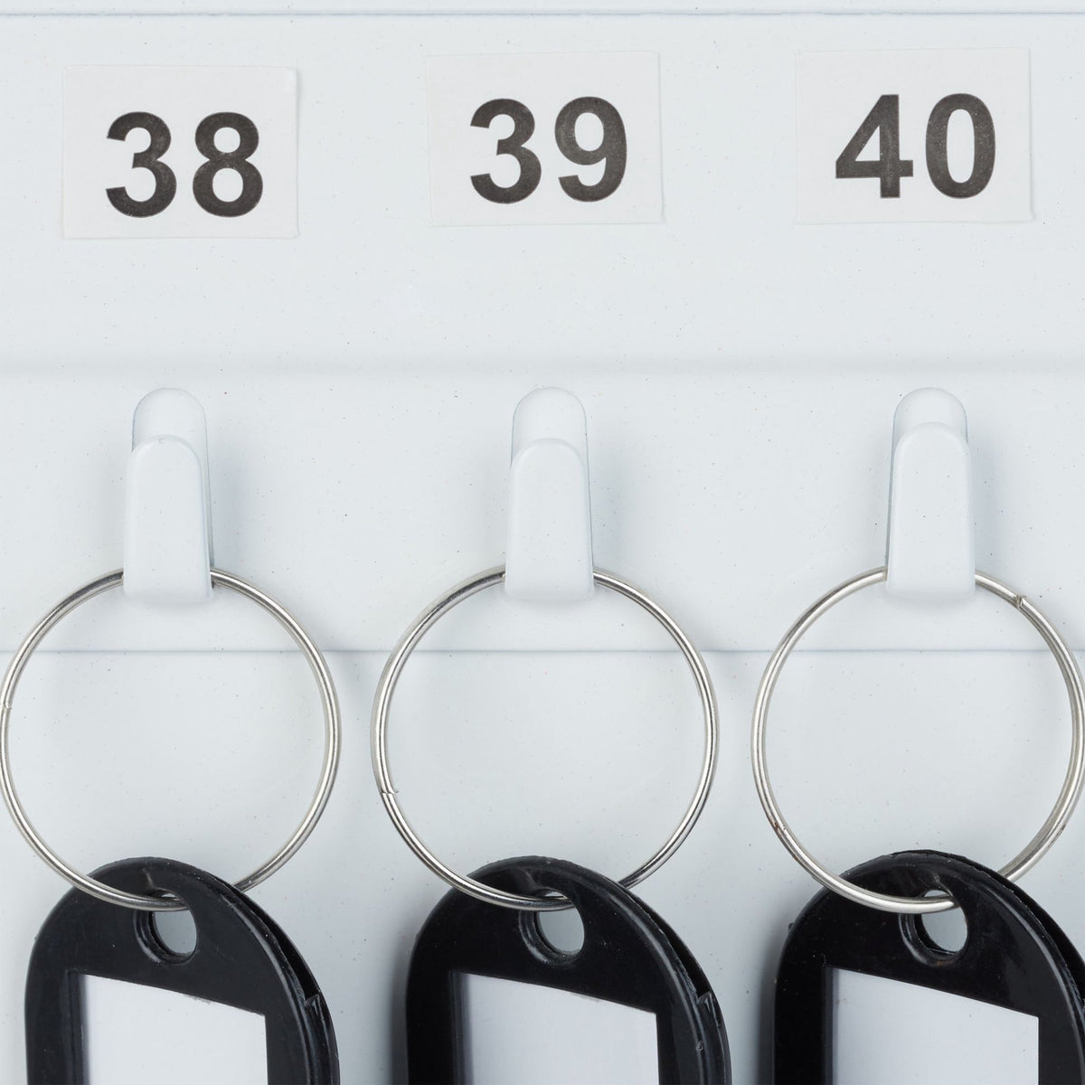 Key cabinet with lock