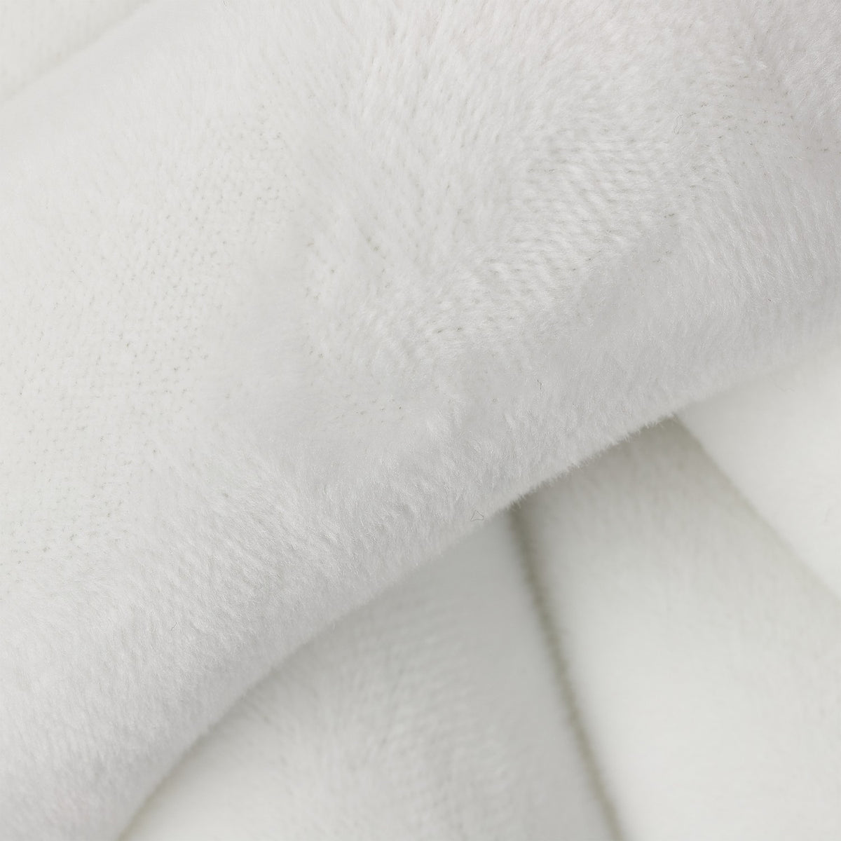 Knot cushion solid color