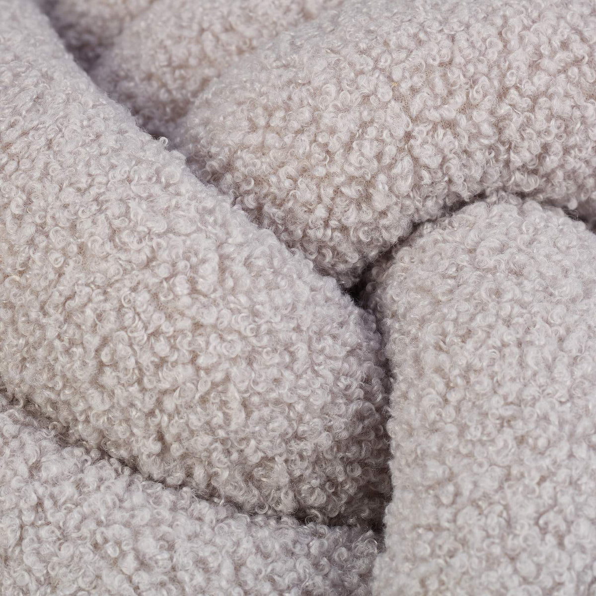 Knot pillow