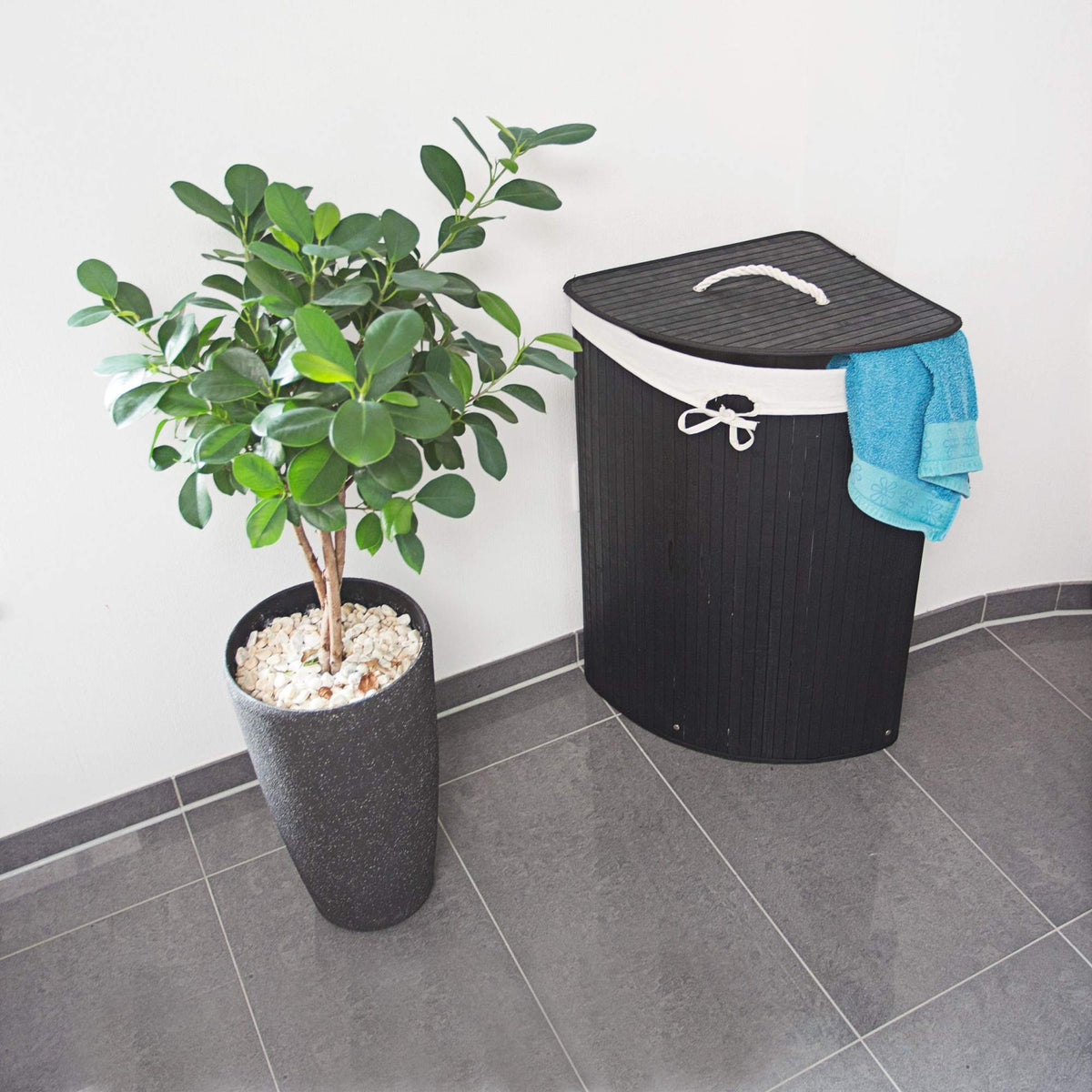 Laundry basket corner bamboo