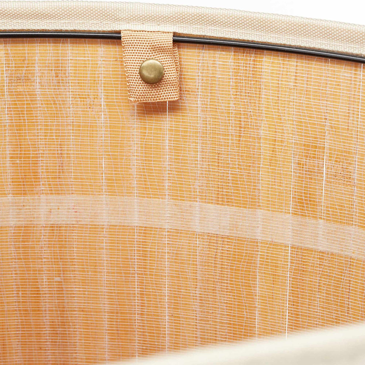 Laundry basket corner bamboo