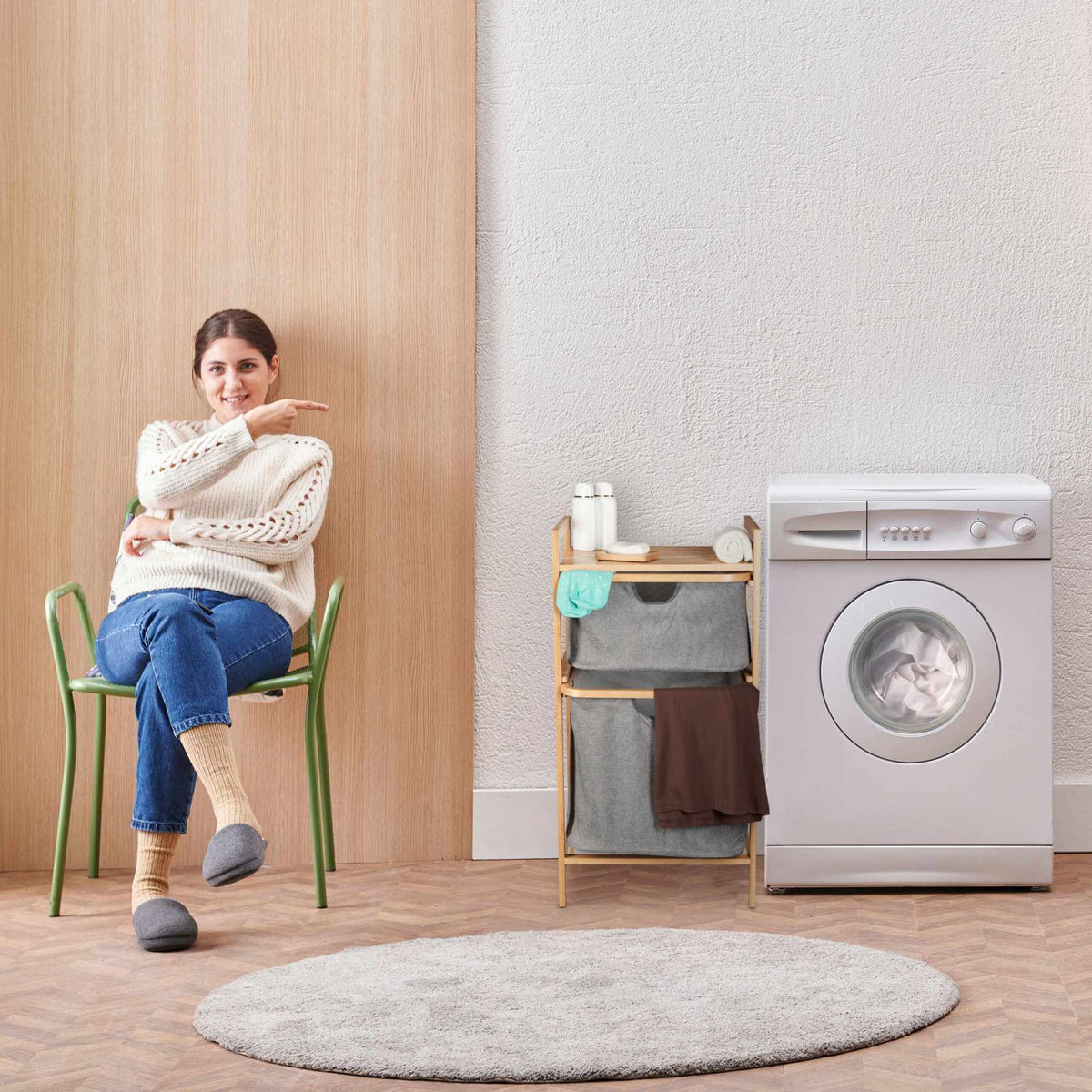 Laundry basket rack with 2 compartments