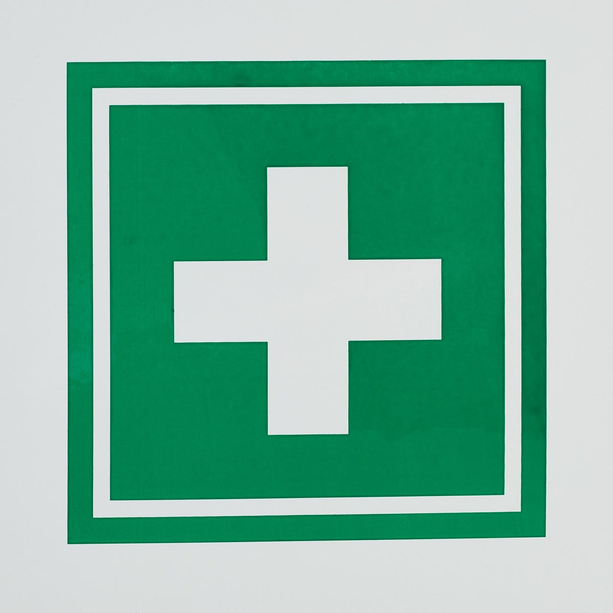 Lockable medicine cabinet
