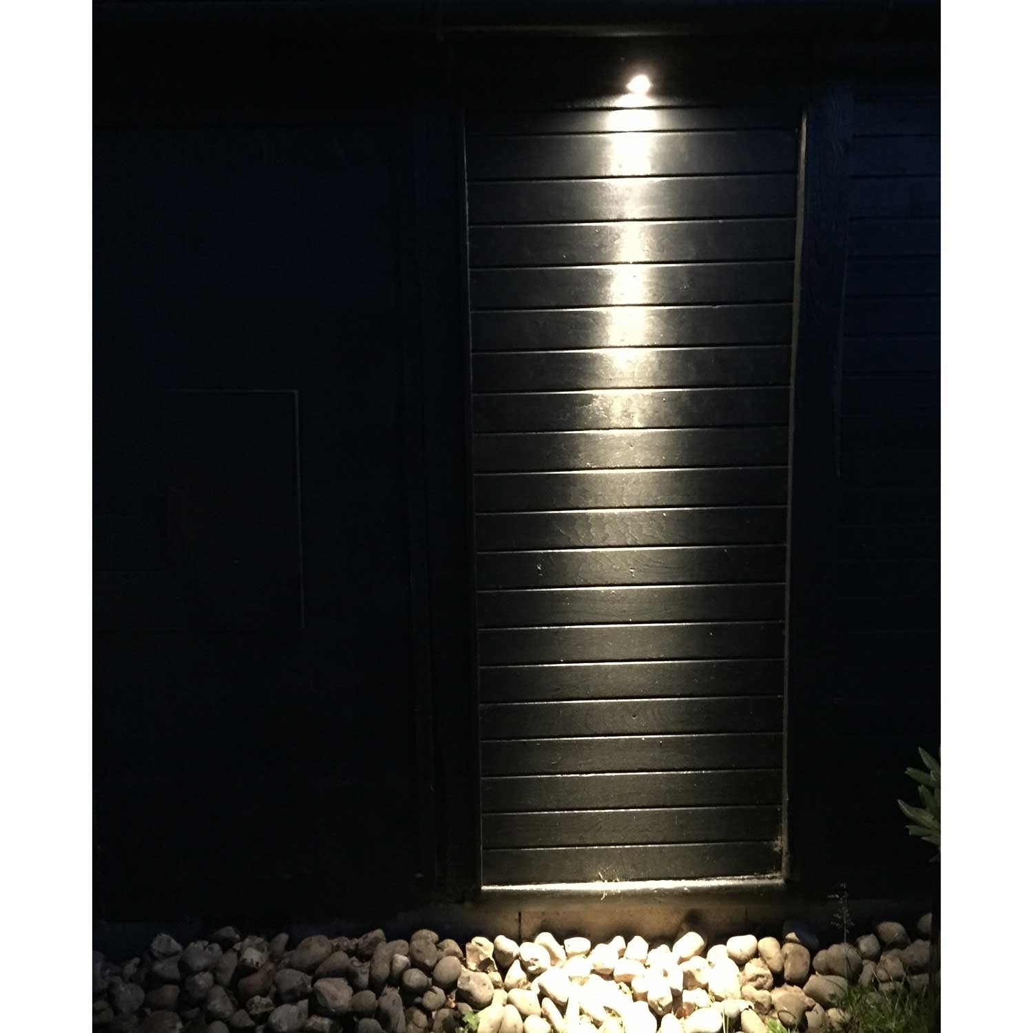 Luminus garden spot Black