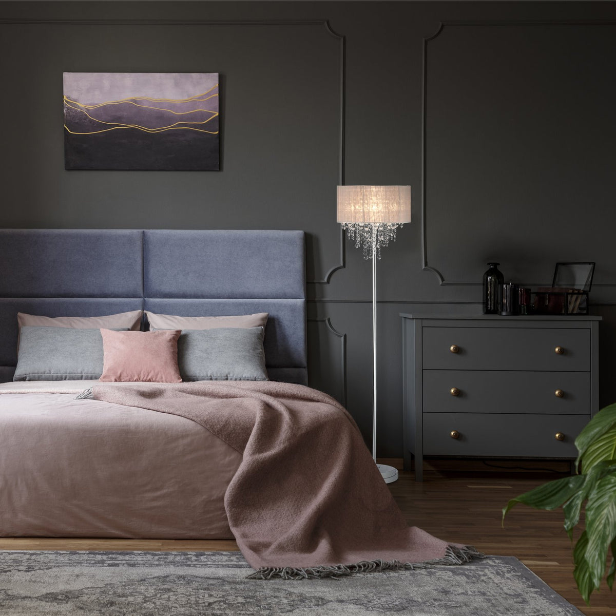 Luxurious floor lamp