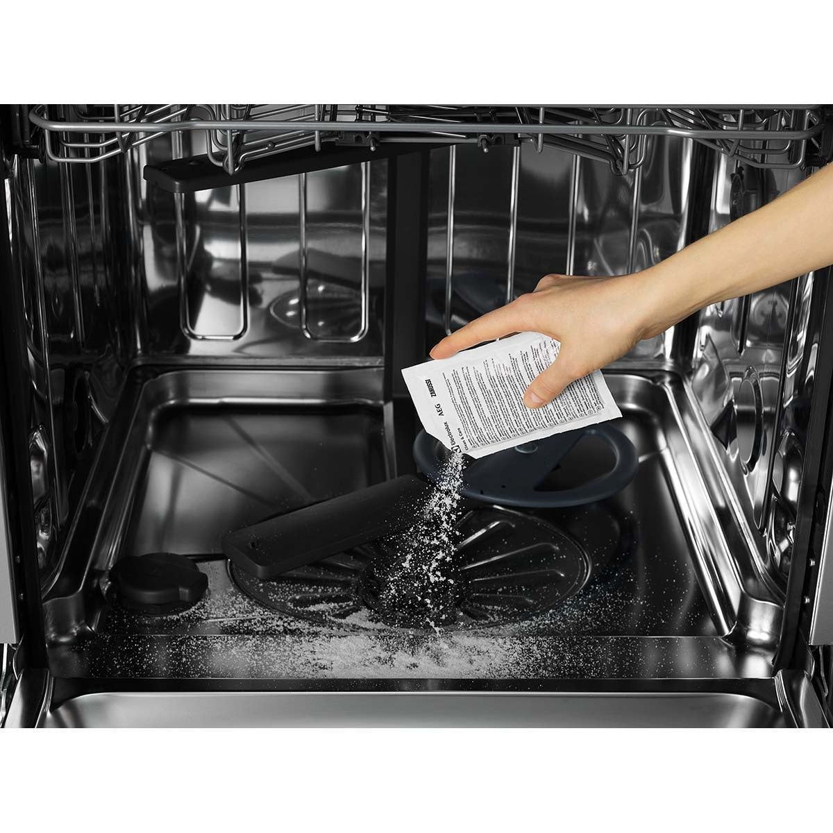 M2GCP600 Clean & Care 3-in-1 for washing machines and dishwashers - 6 bags
