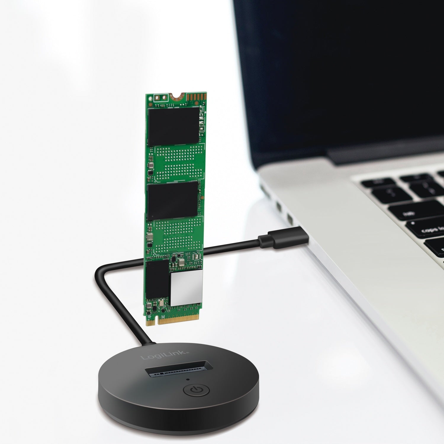 M.2 SATA / NVMe SSD docking station