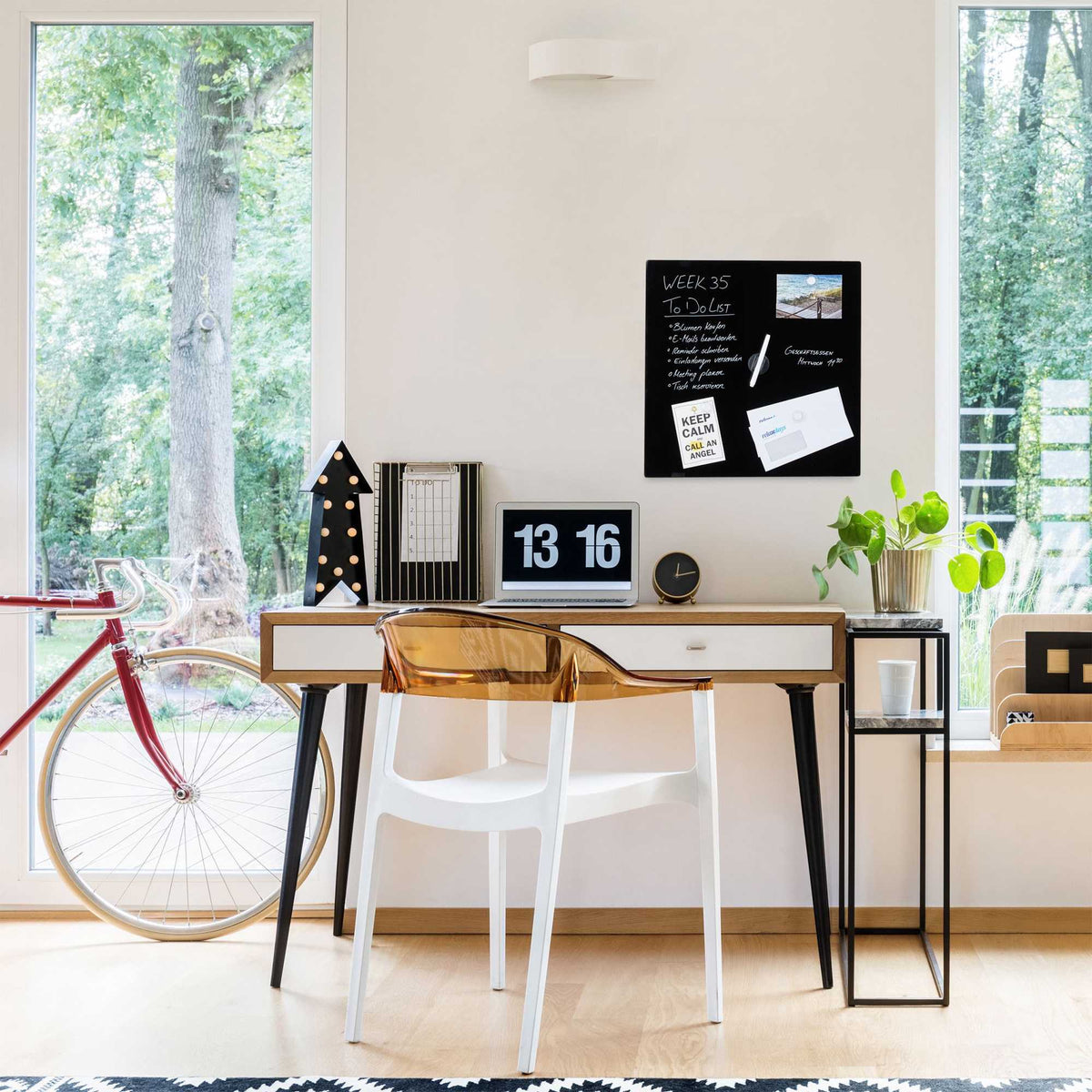Magnetic board in black glass