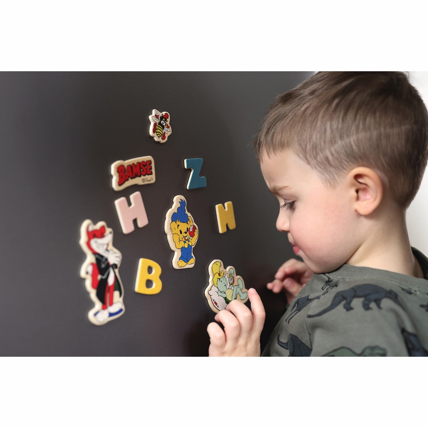 Magnetic letters and figures