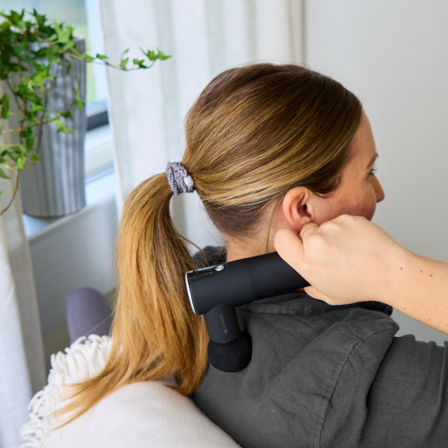 Massage gun Compact Power 3300RPM 1800mAh MG400 Black/Silver