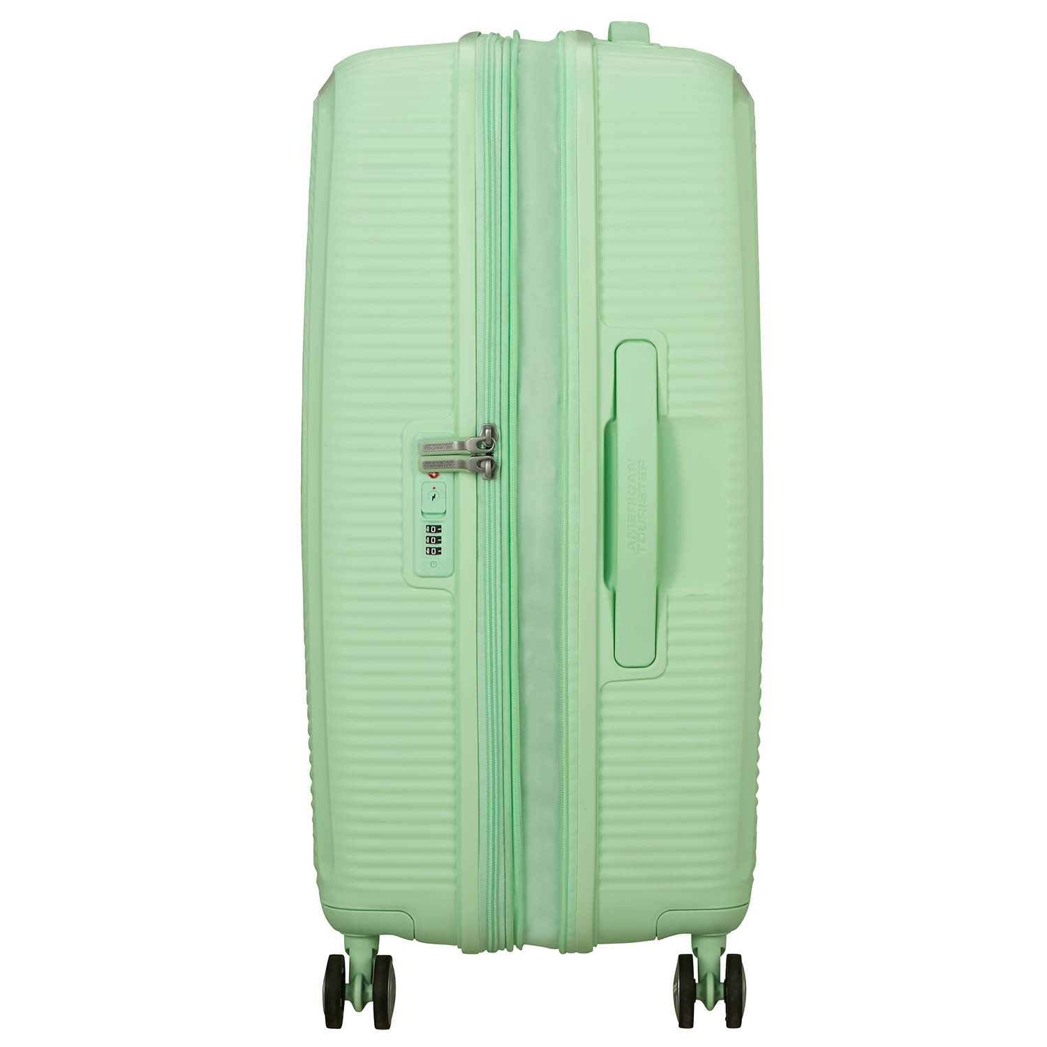 Medium Pastel Green Suitcase – 67cm Spinner