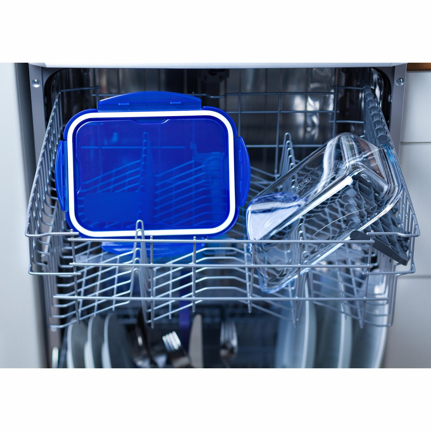 Medium shape with snap lid 4 26x19cm/1.7L