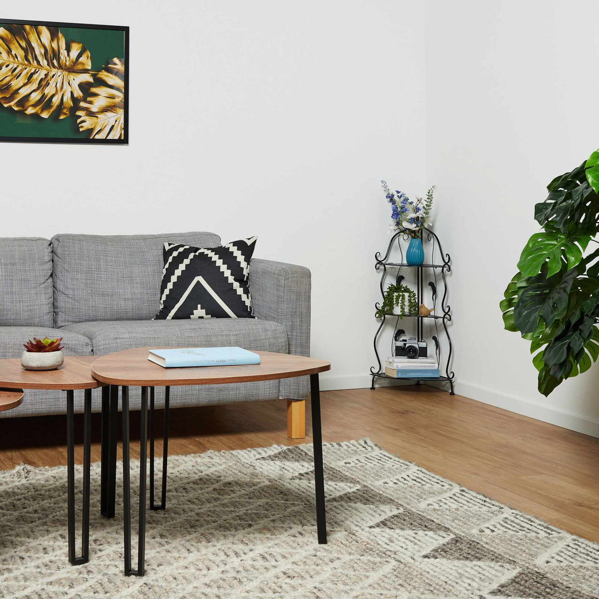 Metal corner shelf with 3 shelves