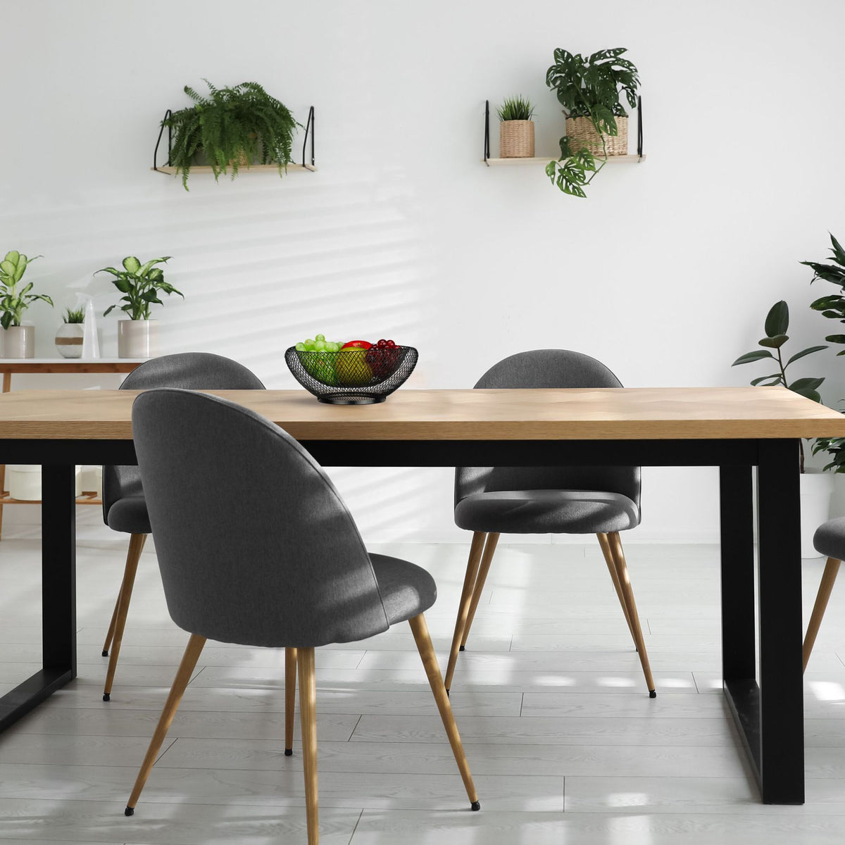 Metal fruit bowl with double walls