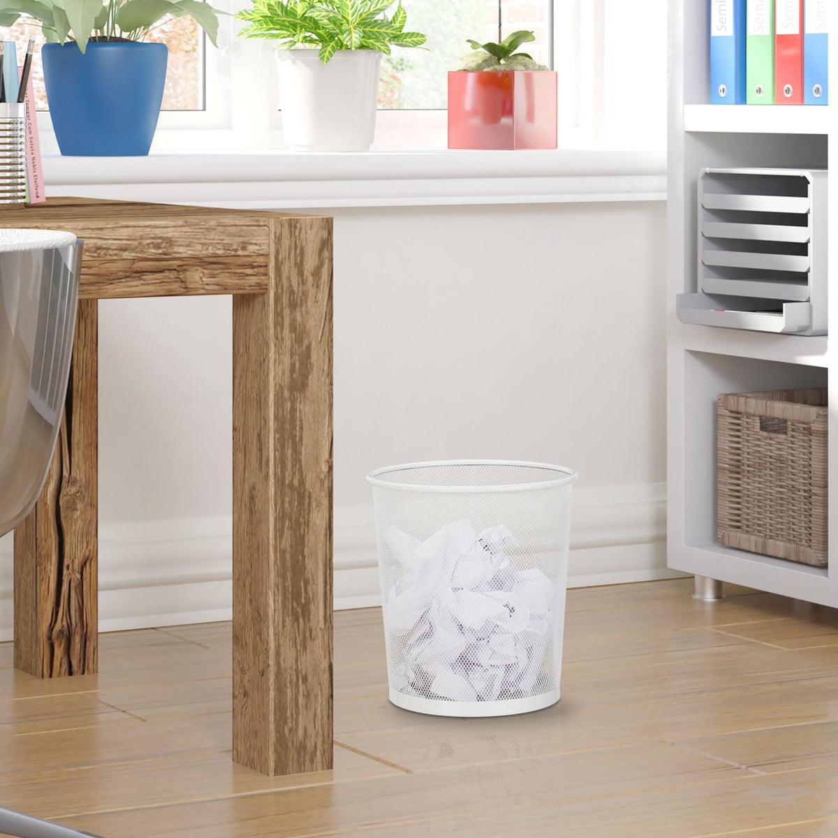Metal wastebasket