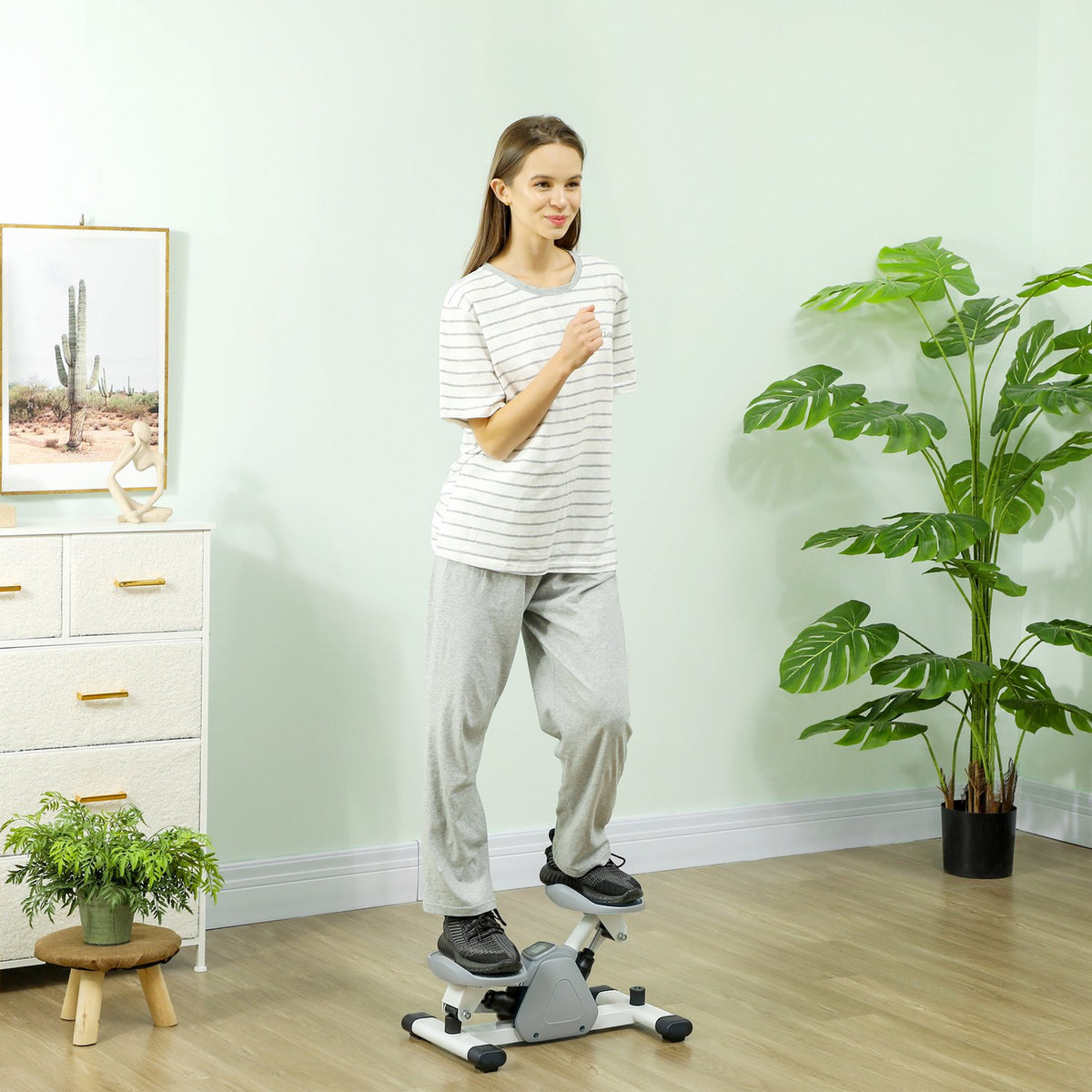 Mini stepper for home with LCD display, up-down stepper with non-slip pedals, stepper home trainer up to 100 kg, for leg training, home office fitness exercise, gray |