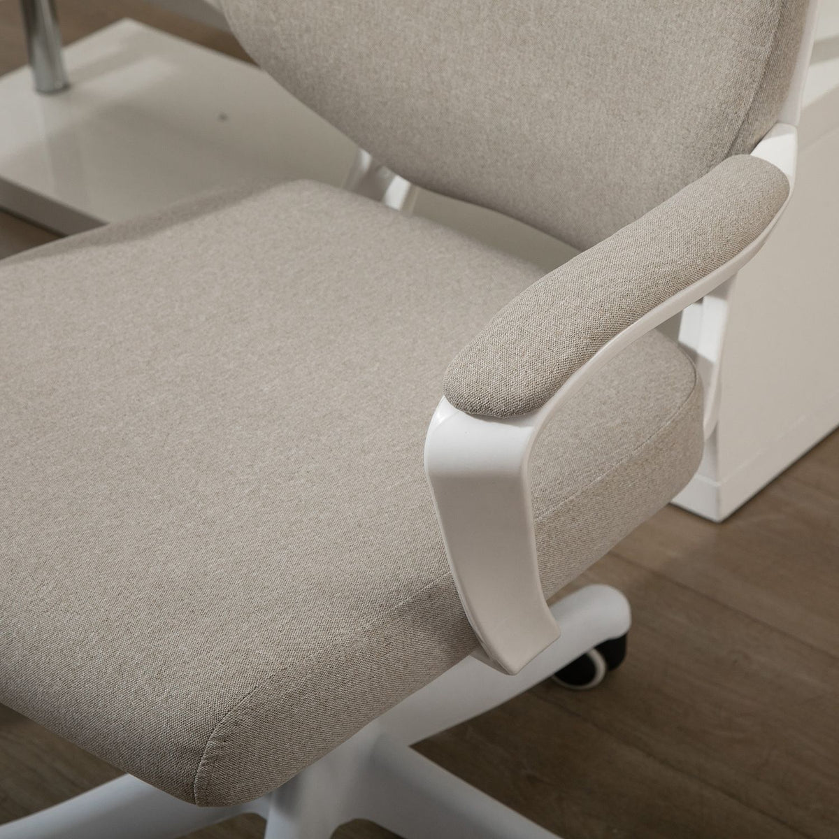 Office Chair Desk Chair With Rocker Function Backrest Height Adjustable Thick Padded Ergonomic 360° Swivel Wheels 62X69X92-100 Cm
