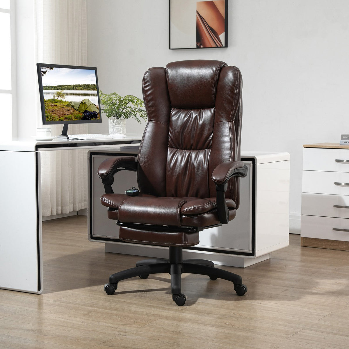 Office Chair Executive Chair Swivel Chair Liftable Ergonomic Vibration With Footrest Headrest Reclining Function Faux Leather 68.5X68.5X113-121 Cm
