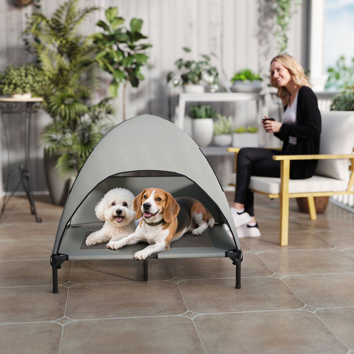 Outdoor Dog Lounger with Roof, Elevated Dog Bed for Large Dogs, Cooling Pet Lounger with Washable Mesh Metal Frame Carrying Bag, Pet Bed for Outdoor Camping 91x76x90cm, Light Gray |