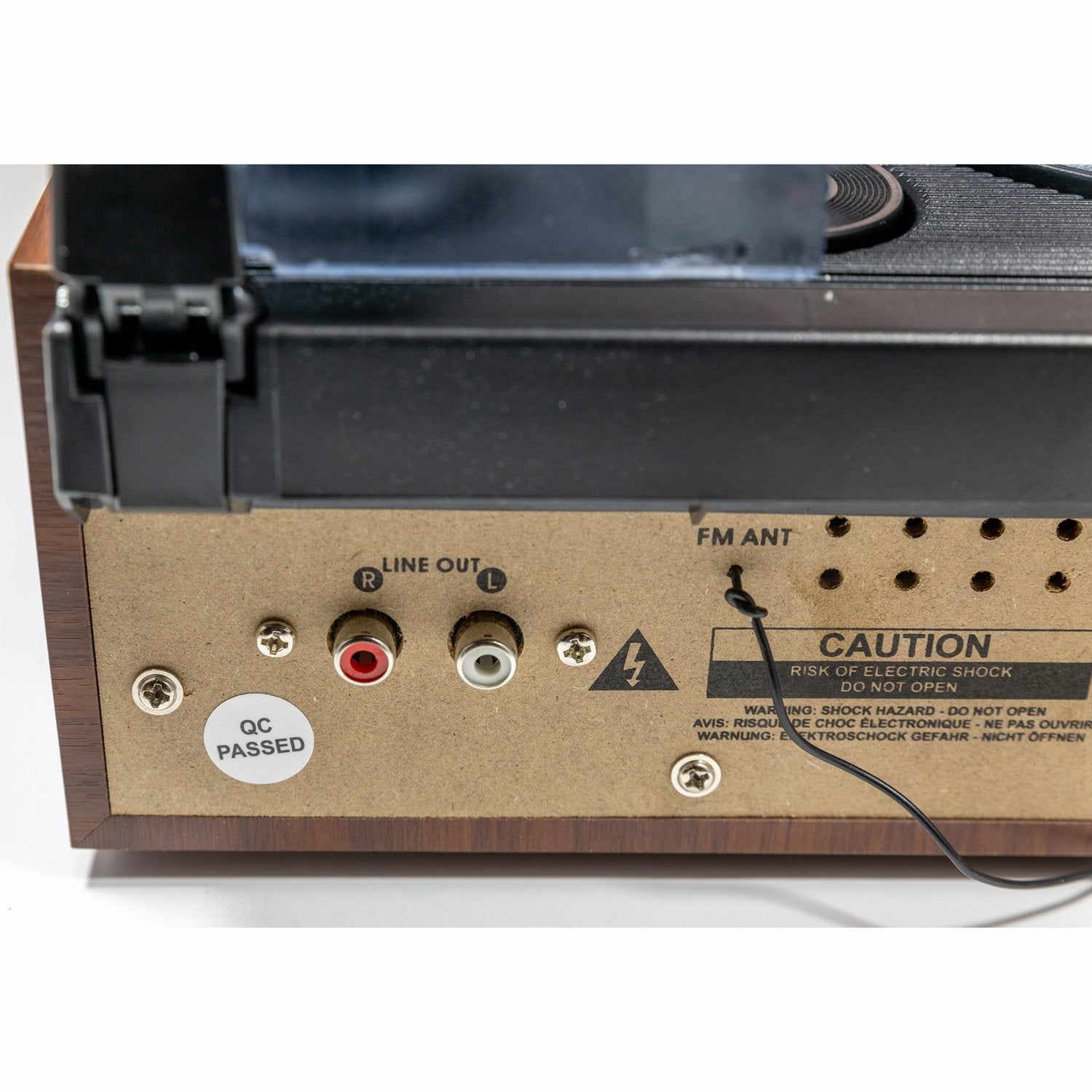 PL186H Turntable with radio and built-in speakers.