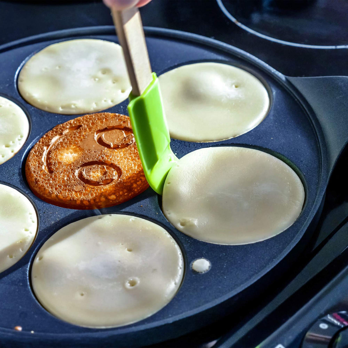 Pancake pan with faces