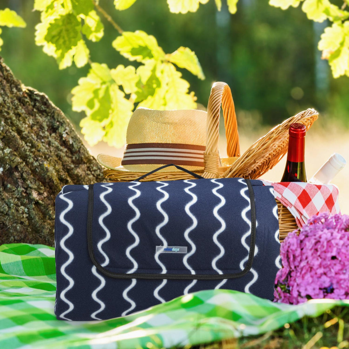 Picnic blanket 300 x 200 cm wave pattern