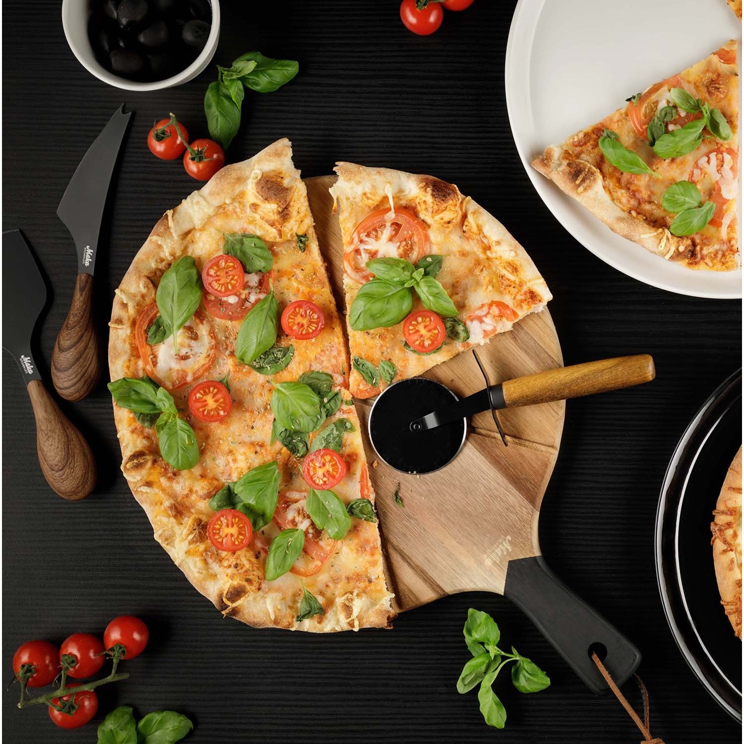 Pizza Set with Tray and Cutter