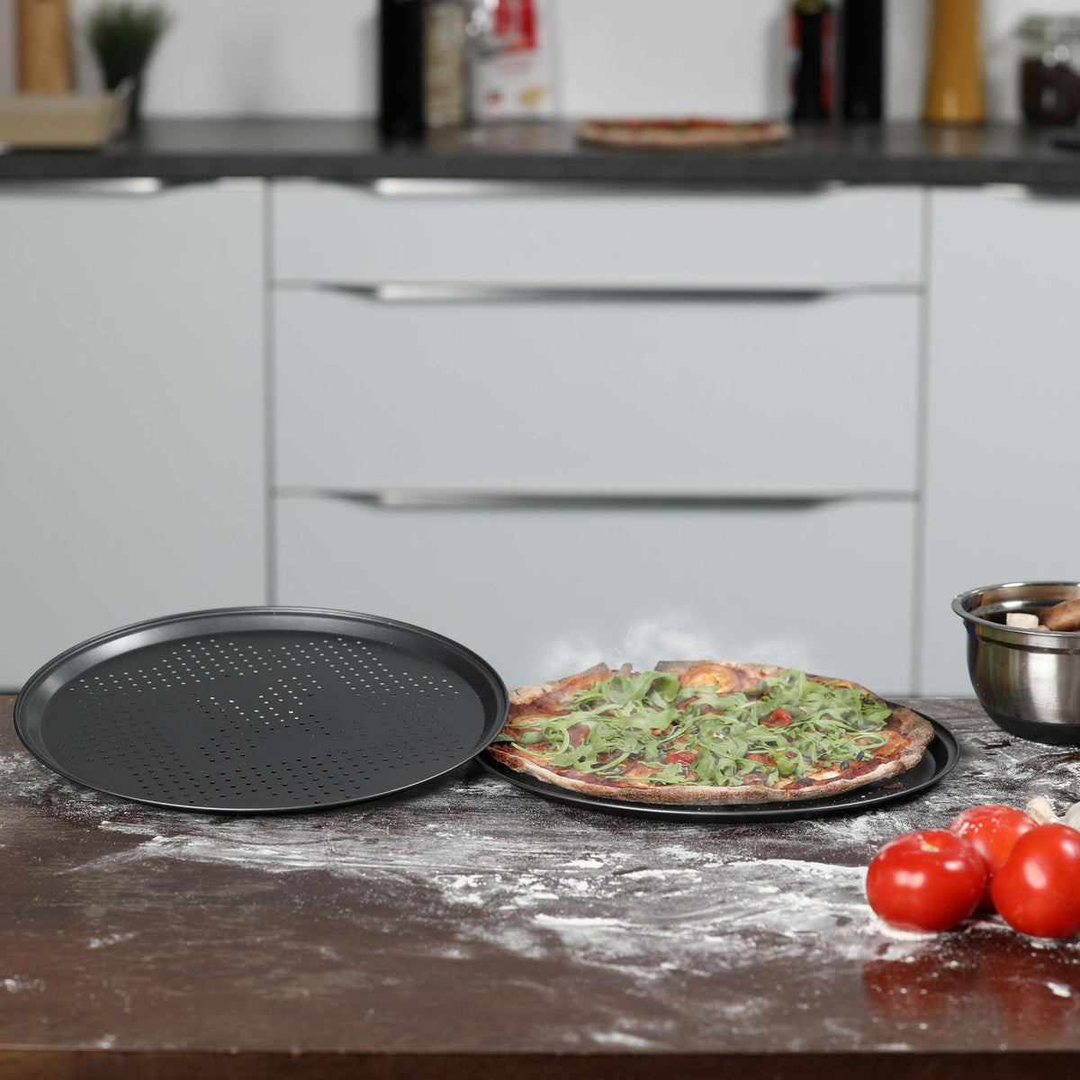 Pizza plate perforated set
