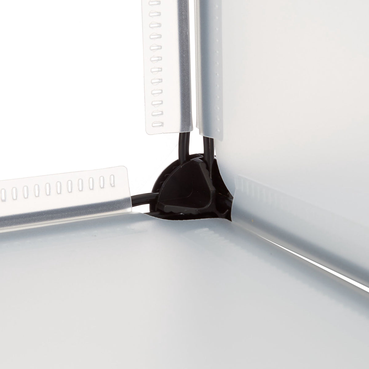 Plastic shoe shelf with 6 compartments