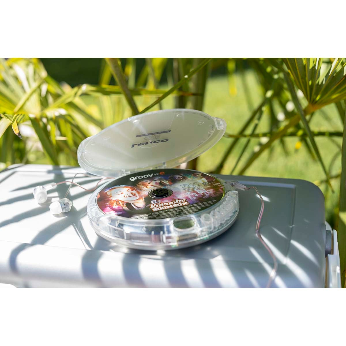 Portable CD-player with anti-shock Transparent
