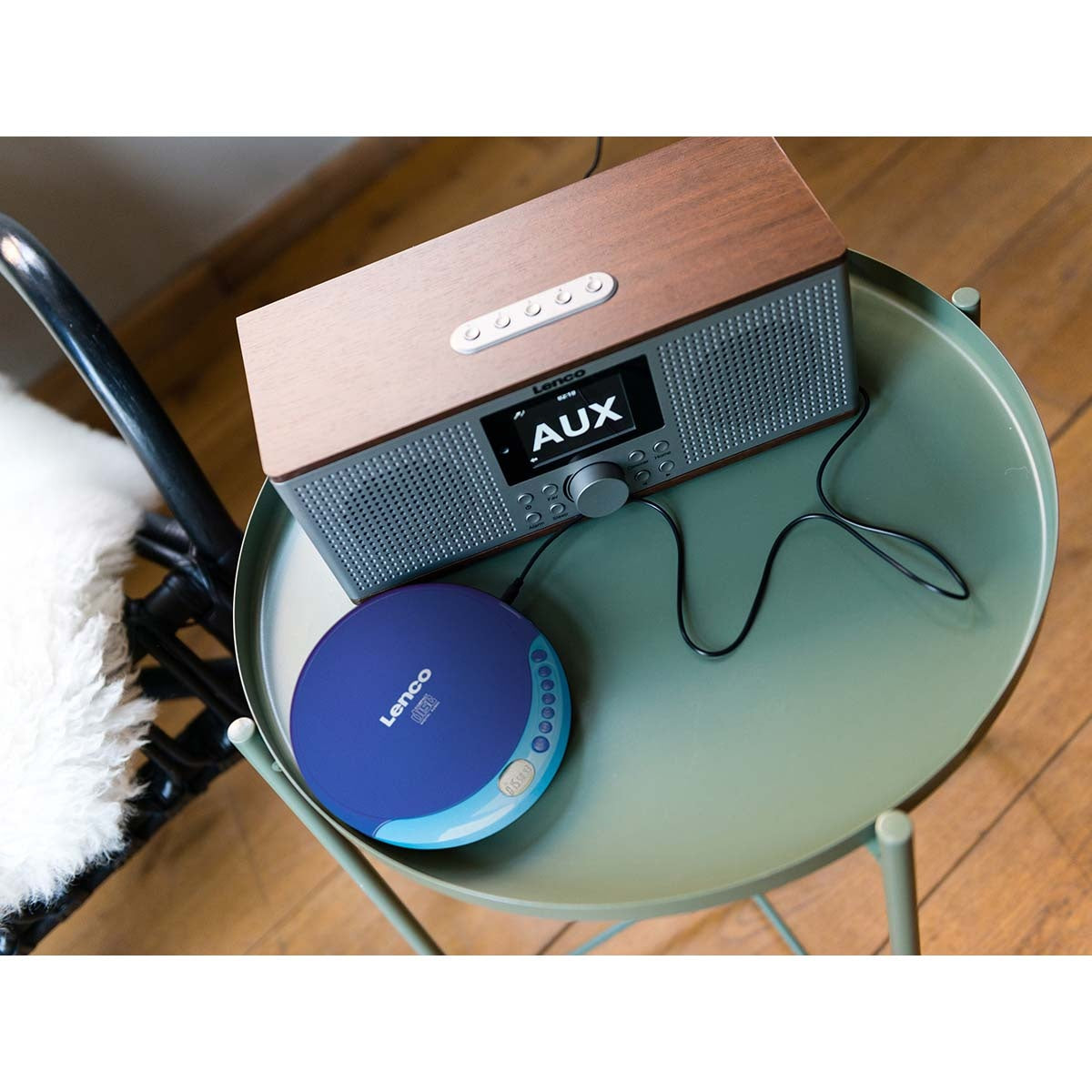 Portable CD player with charge function Blue
