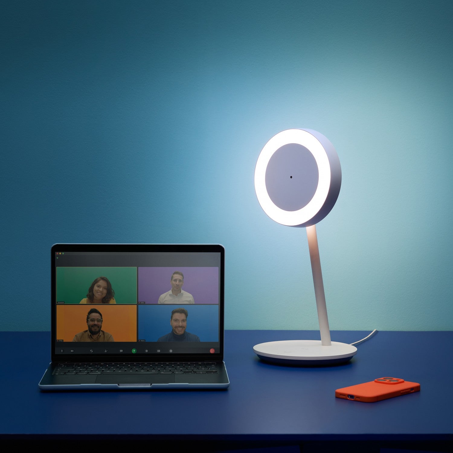 Portrait Smart desk lamp/lighting for video calls 600lm