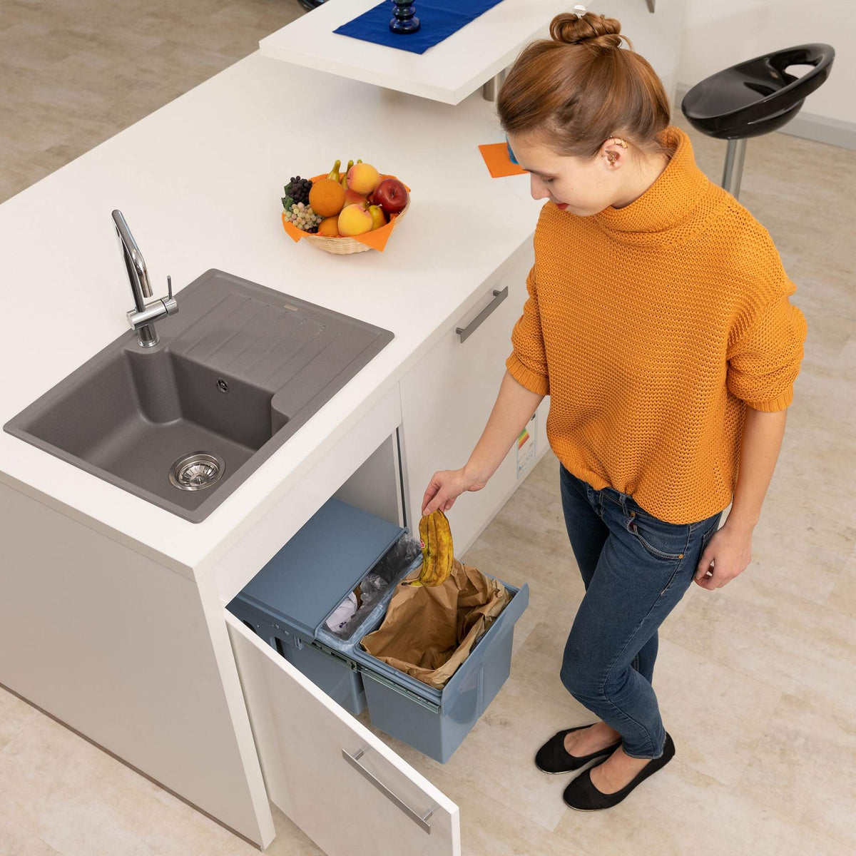 Pull-out source sorting 2 waste bins