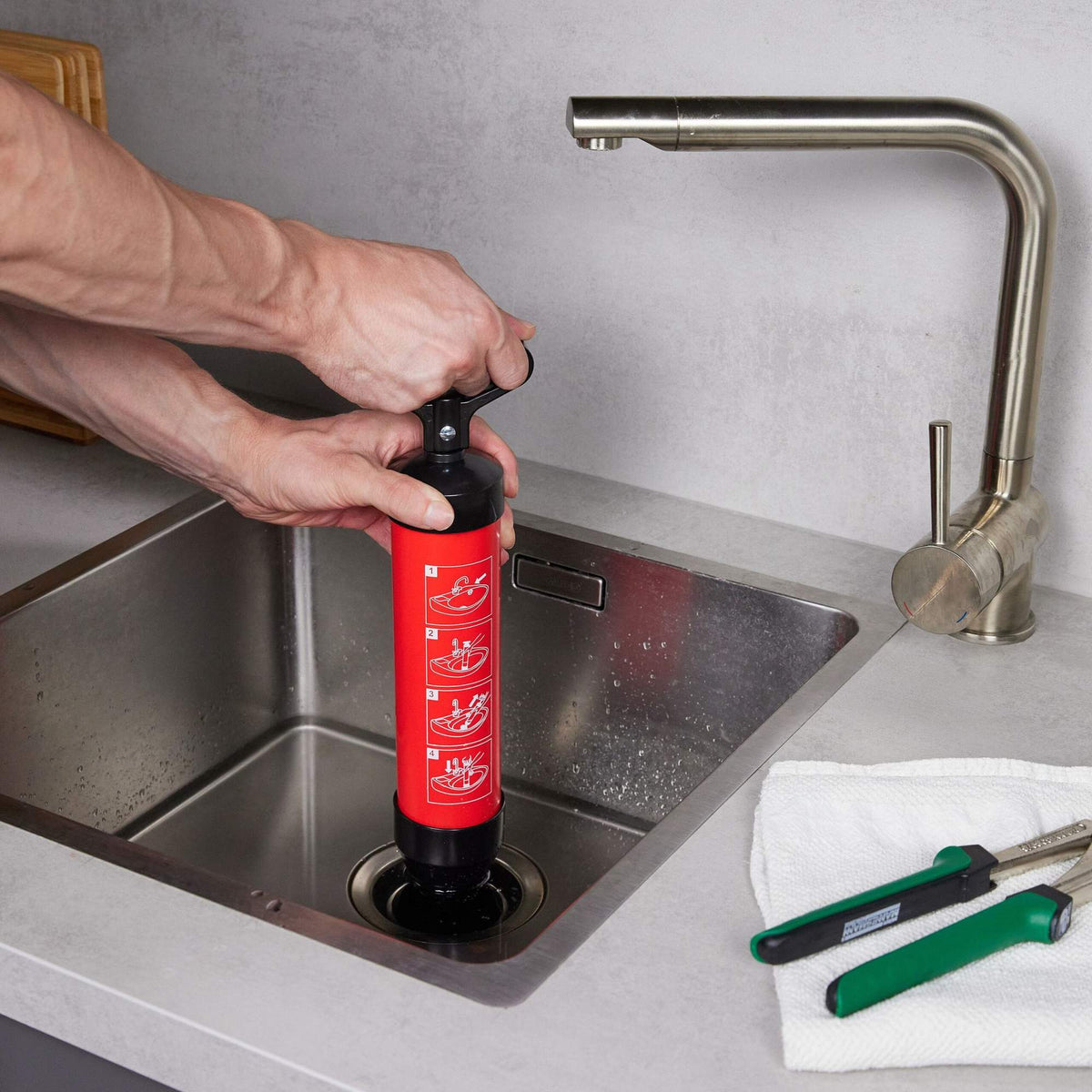 Pump for drain cleaning