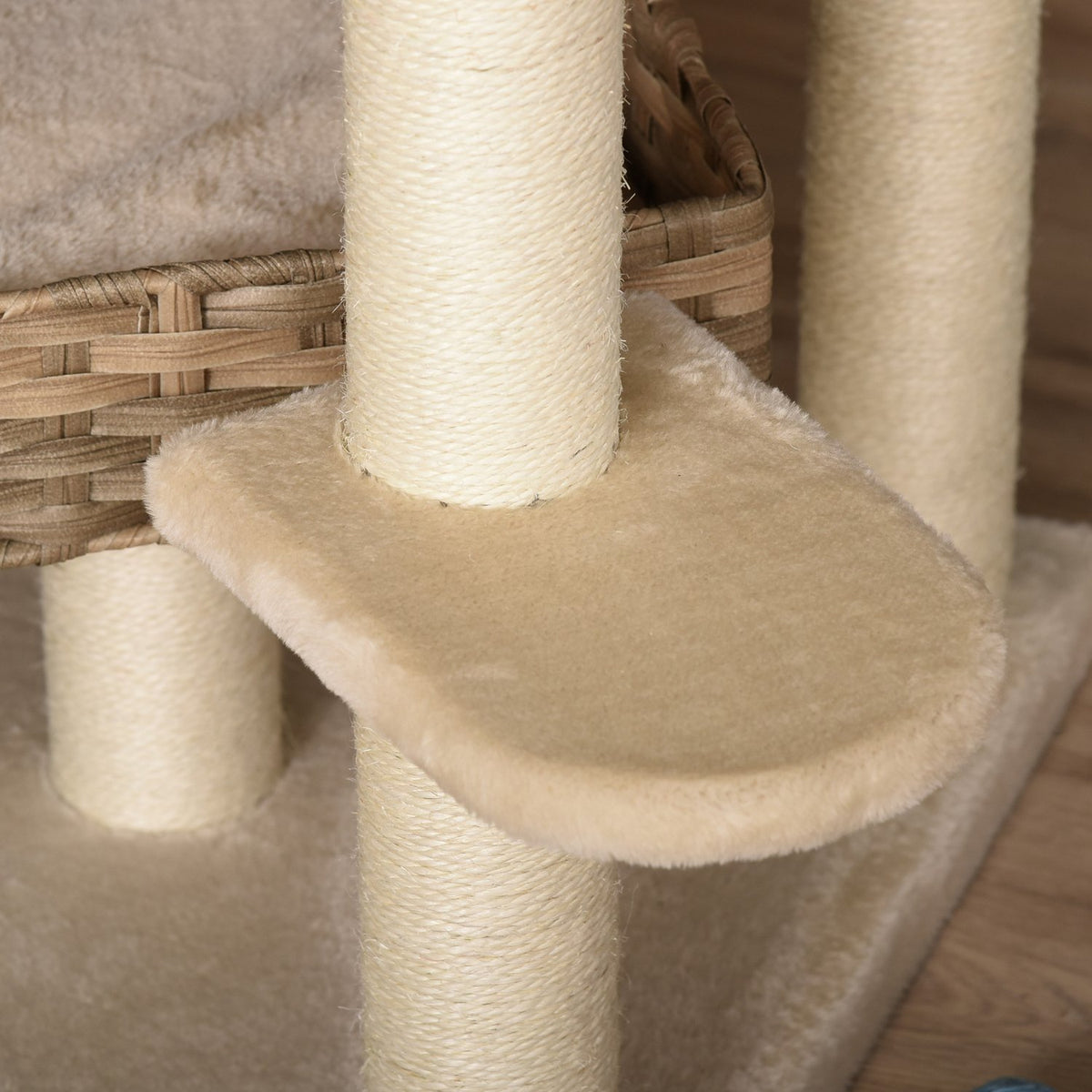 Rattan Scratching Post Climbing Tree Cat With Cat Cave Multi-Tier Cat Tree E1 Mdf Sisal Beige+Brown 55 X 55 X 174 Cm