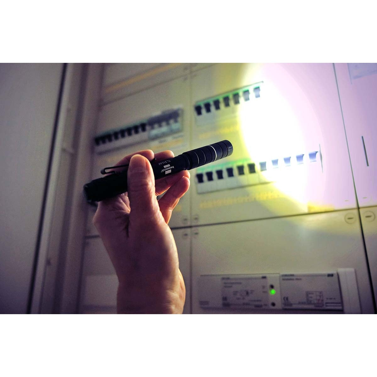 Rechargeable flashlight LED LuxPremium TL 210 AF / flashlight with light Osram LED (200lm, up to 13h burning time, splash-proof IP44)