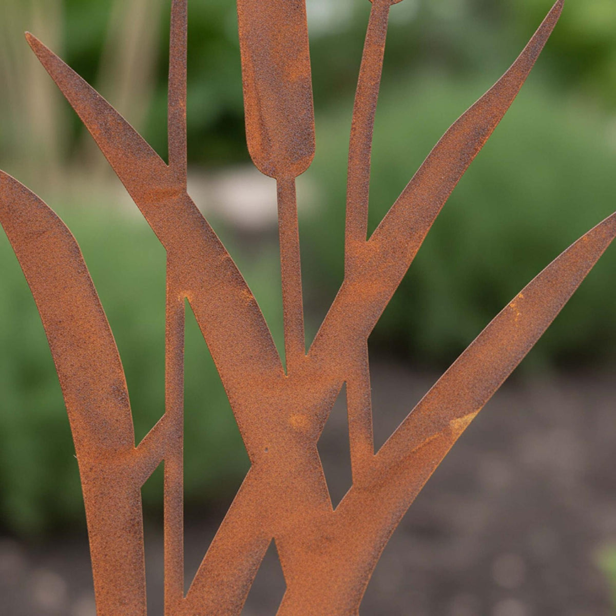Reed Garden Stake – Rustic Rust Patina Outdoor Decor